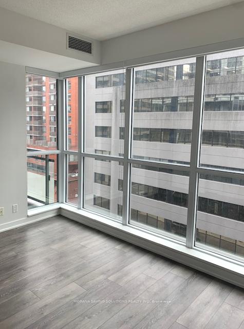 2 Bedrooms Condo at 89 Dunfield,  Toronto For sale