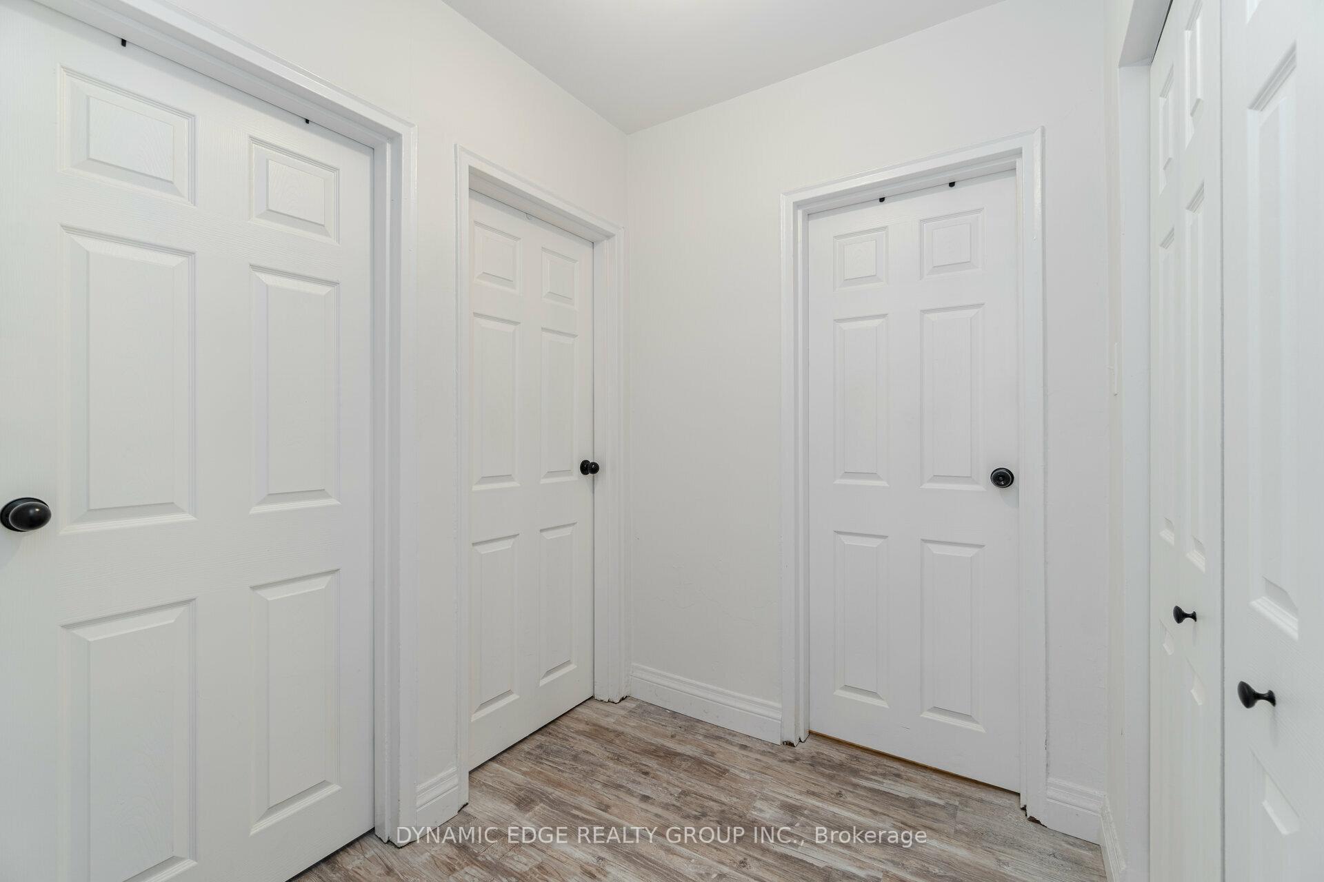2 Bedrooms Condo at 57 Mericourt,  Hamilton For sale