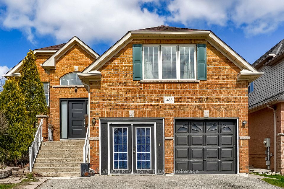 1433 Springwater Crescent