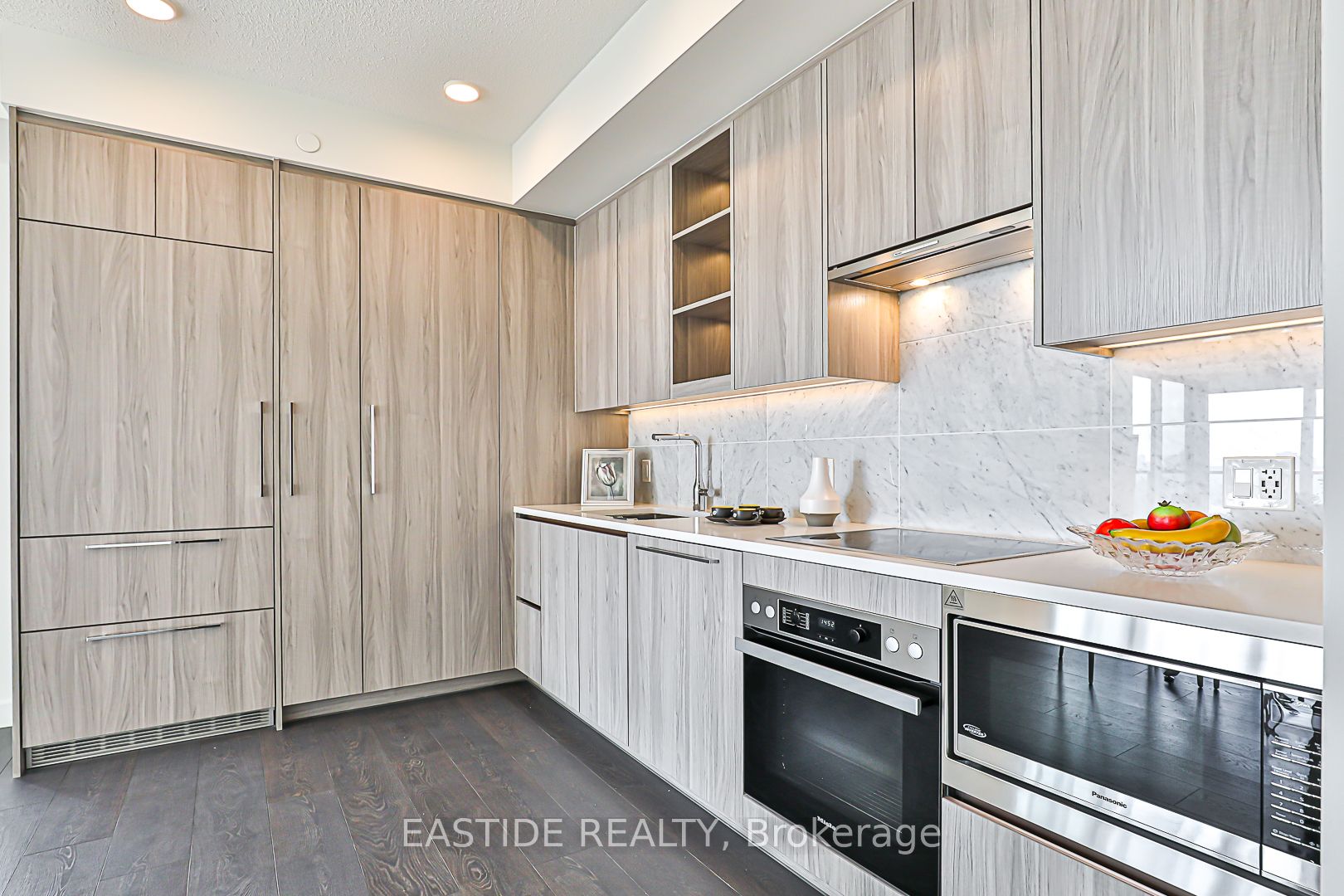 85 Mcmahon Drive, #1102