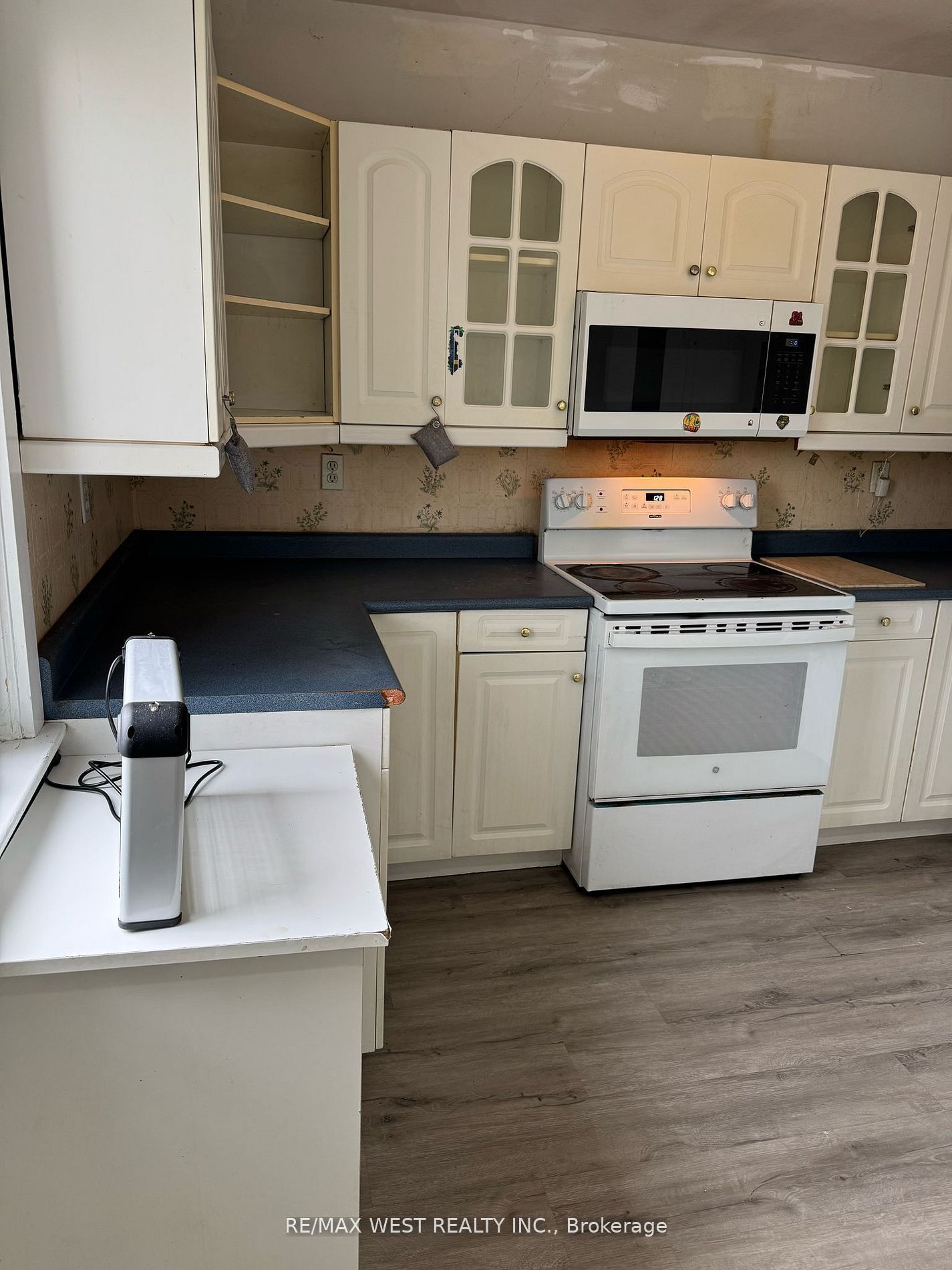 6 Valerie Road, #Main Floor