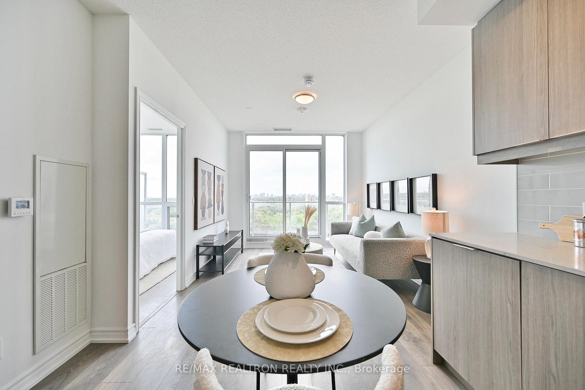 2 Bedrooms Condo at 36 Forest Manor, Toronto For sale