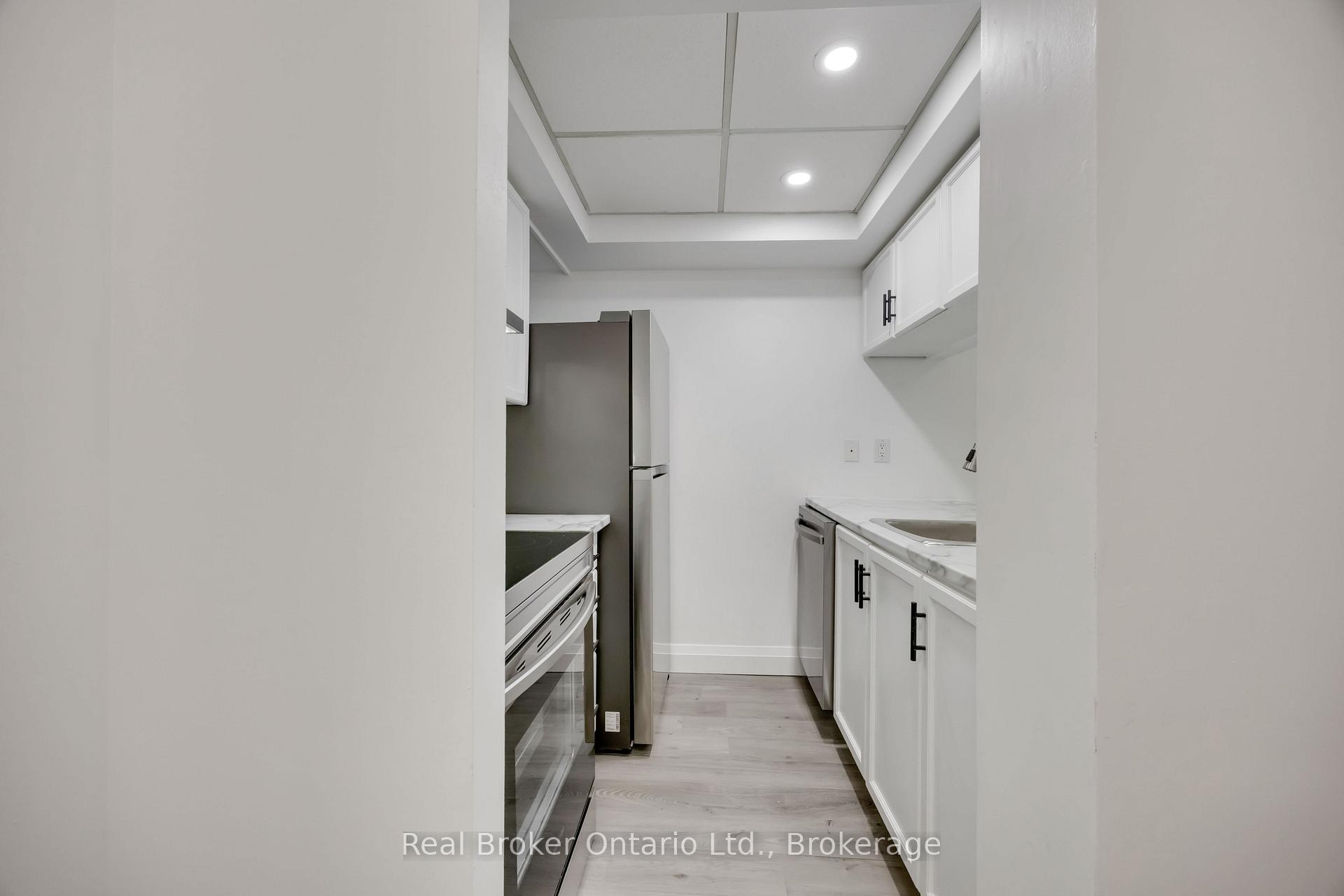 2 Bedrooms Condo at 222 The Esplanade, Toronto For sale