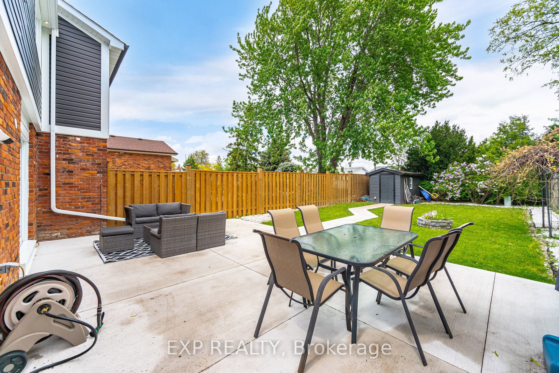 384 Daralea Heights