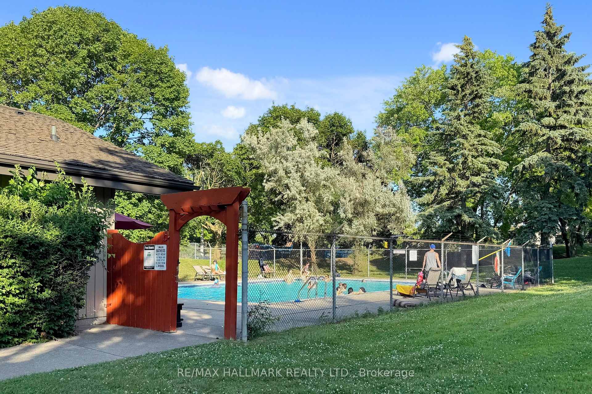 2 Bedrooms Condo at 3300 Don Mills Rd, Toronto For sale