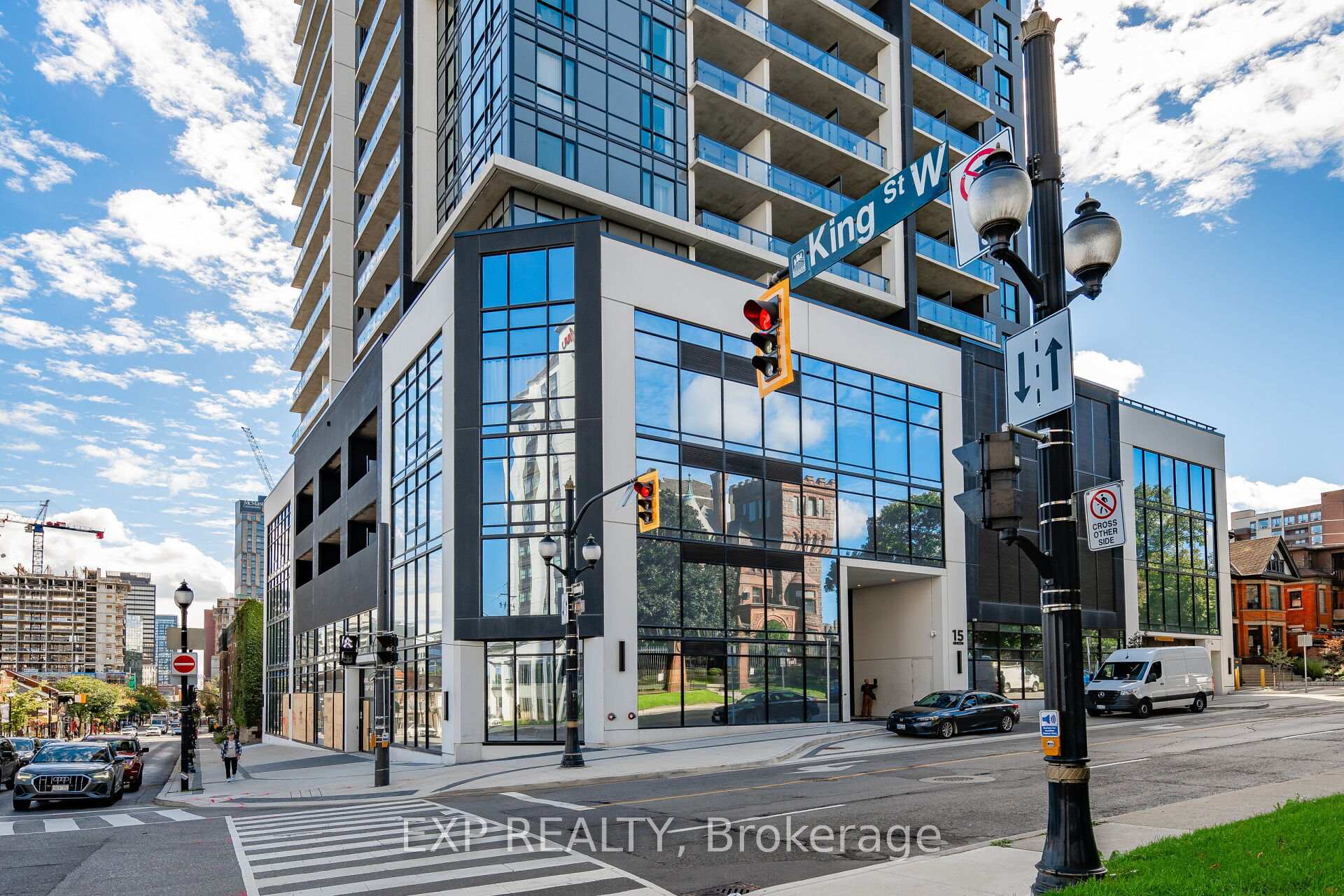 2 Bedrooms Condo at 15 Queen, Hamilton For sale