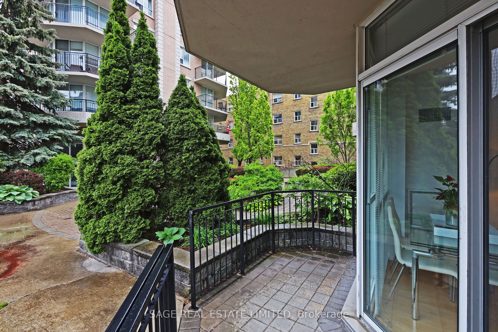 55 Lorindale Avenue, #105