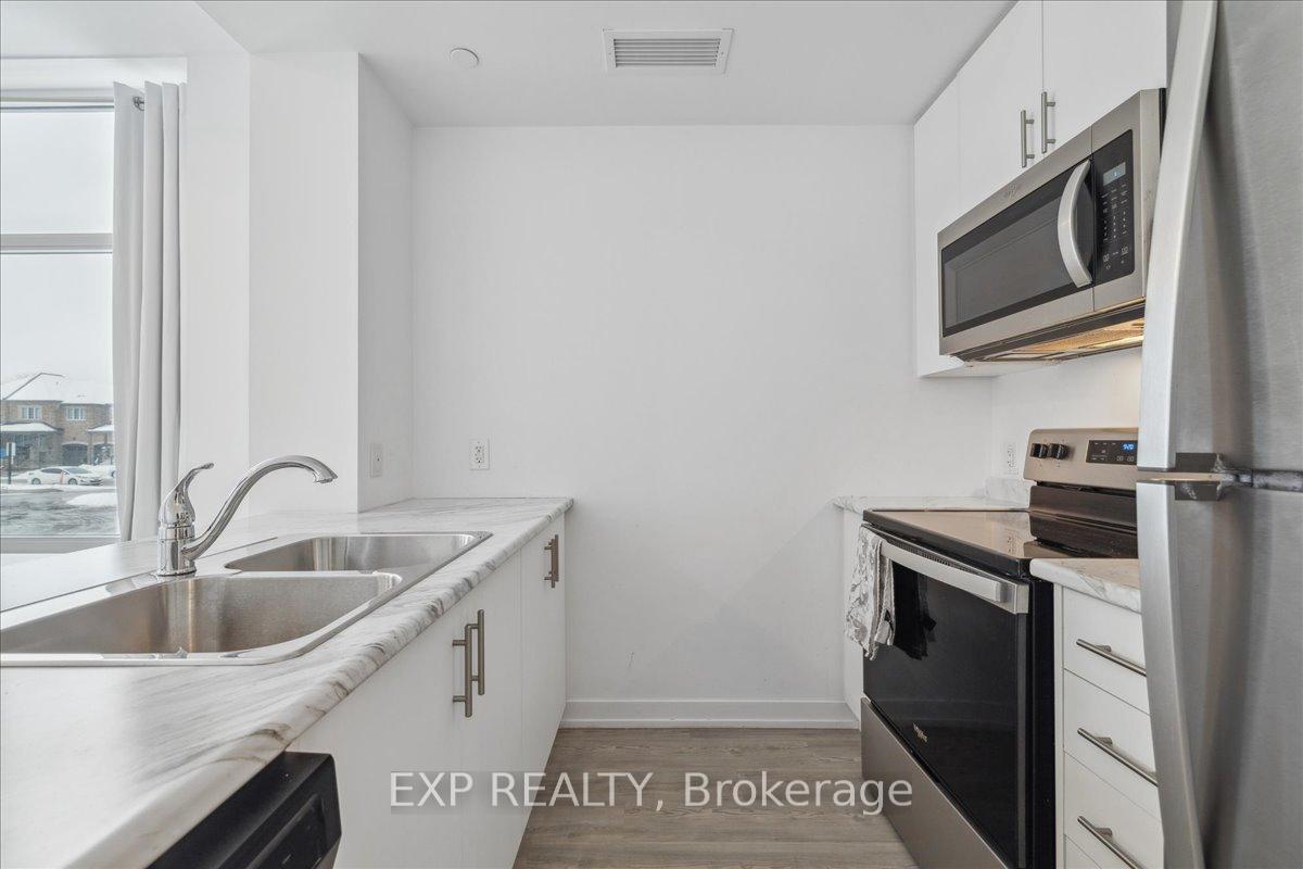2 Bedrooms Condo at 450 Dundas,  Hamilton For sale