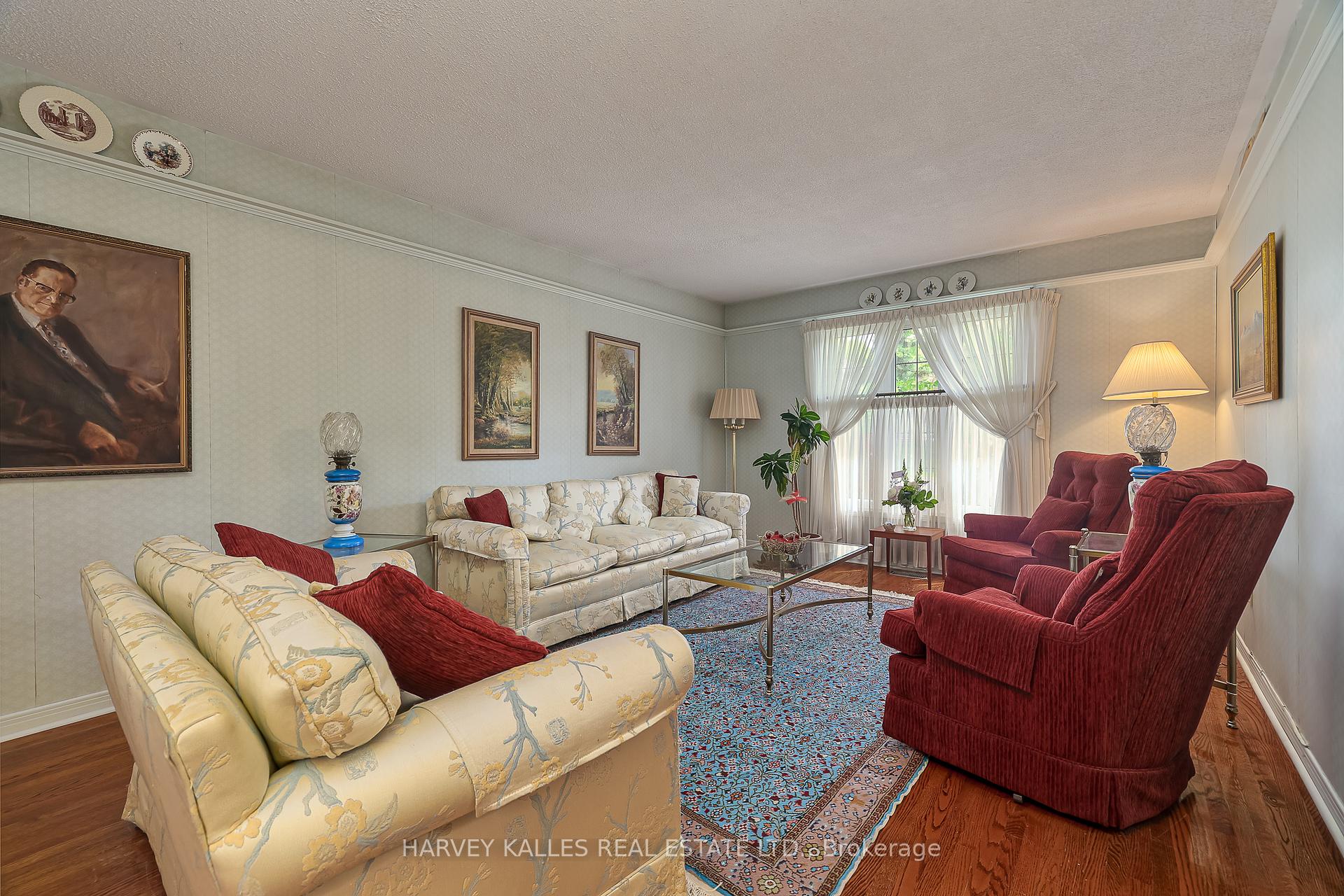 28 Waggoners Wells Lane