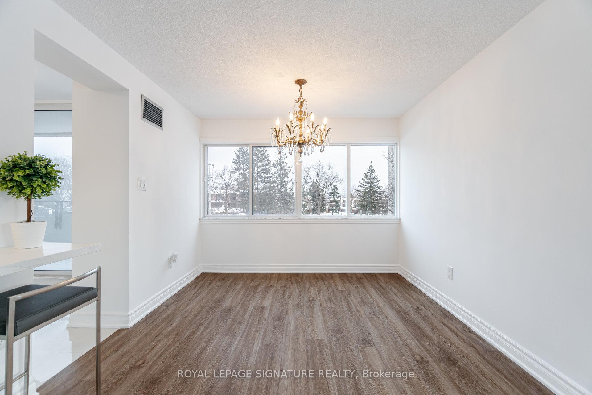 4 Bedrooms Condo at 1300 Mississauga Valley,  Mississauga For sale