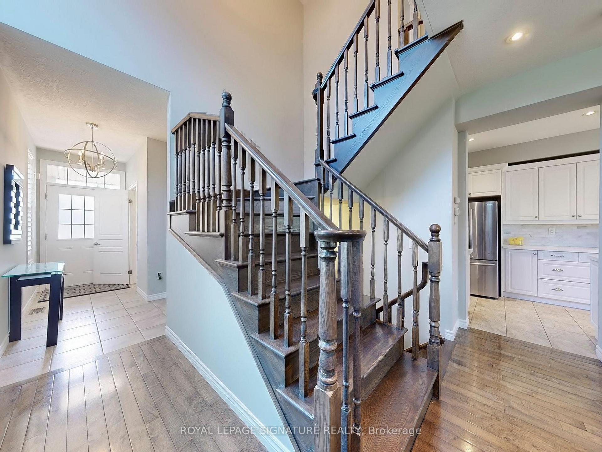 3 Bedrooms Condo at 99 Panabaker, Hamilton For sale