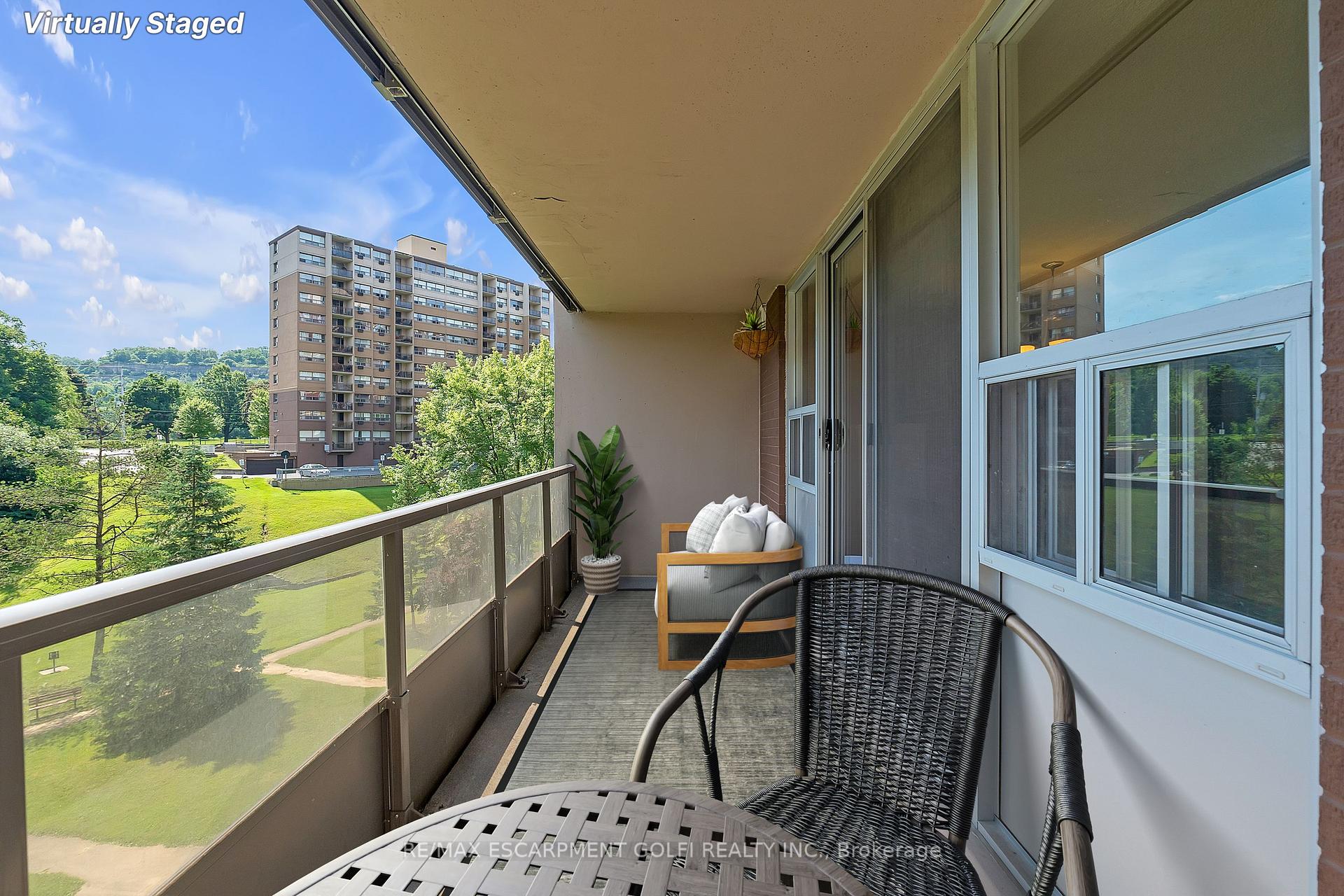 3 Bedrooms Condo at 1966 Main, Hamilton For sale
