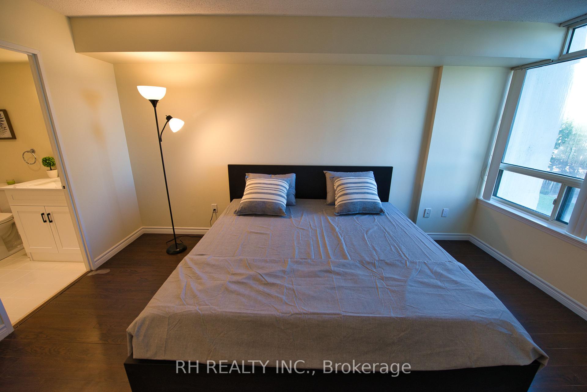 3 Bedrooms Condo at 300 Alton Towers,  Toronto For sale