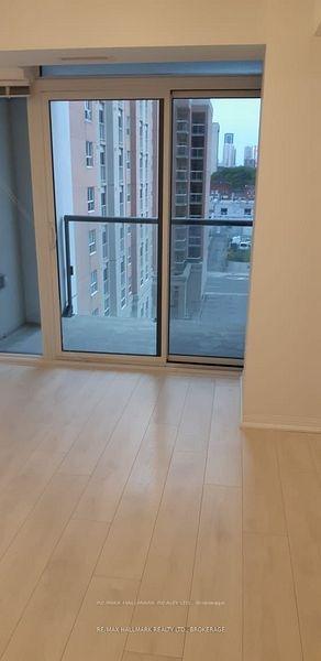 2 Bedrooms Condo at 400 Adelaide,  Toronto For sale