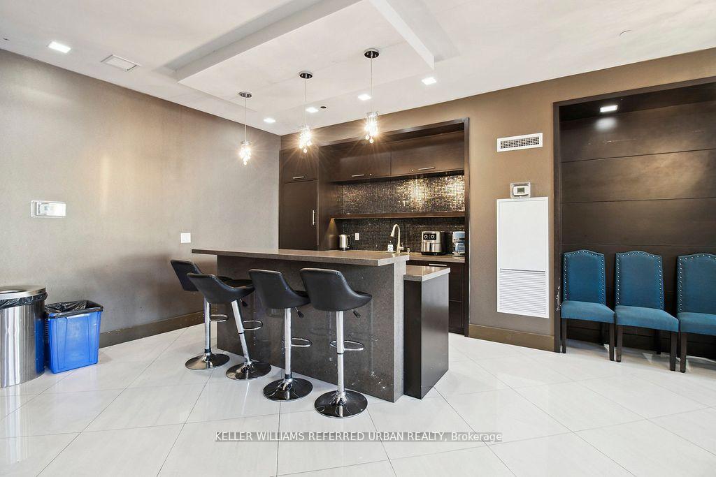 1 Bedroom Condo at 520 Steeles, Vaughan For sale