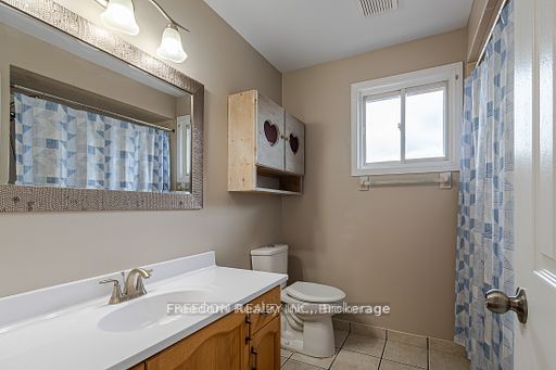 94 Lewis Drive, Orillia, ON L3V 7R8