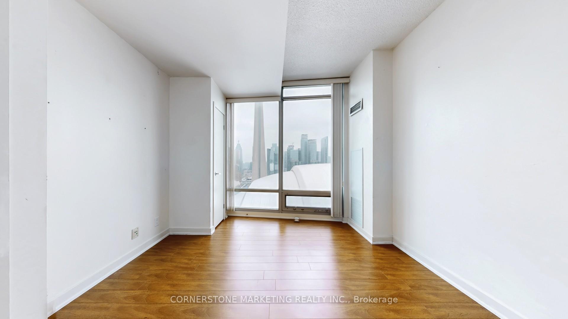 3 Bedrooms Condo at 81 Navy Wharf, Toronto For sale