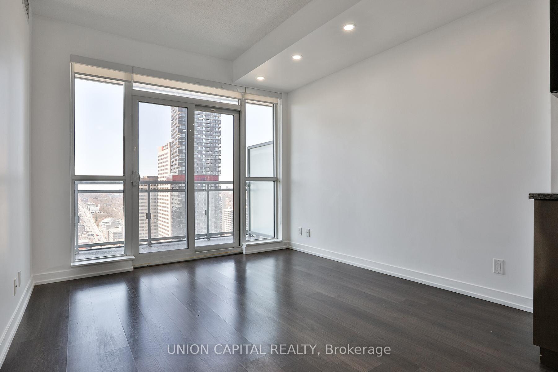 2 Bedrooms Condo at 89 Dunfield, Toronto For sale