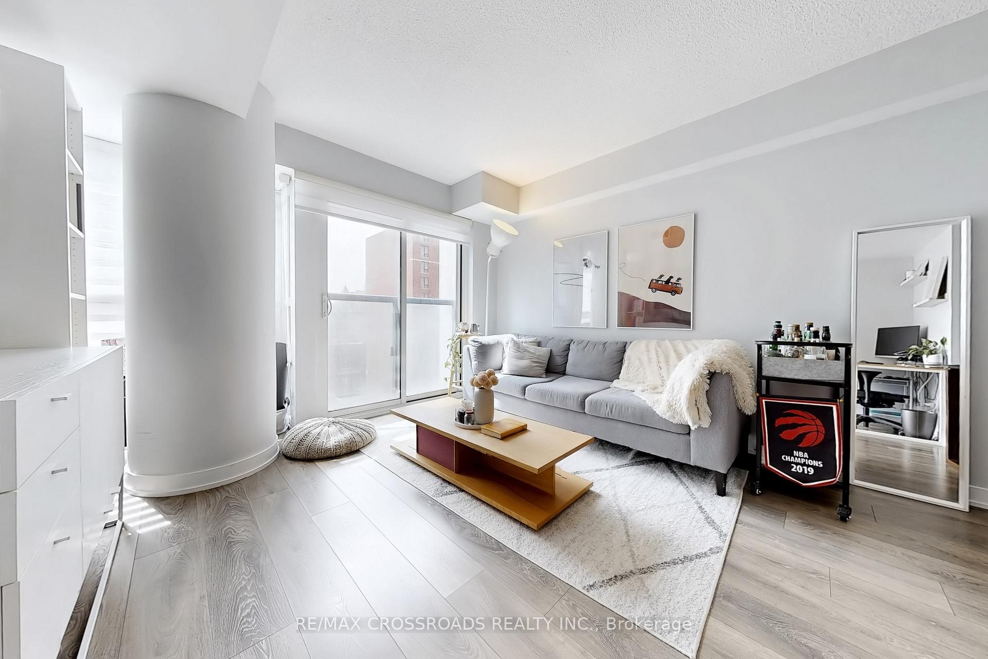 1 Bedroom Condo at 87 Peter, Toronto For sale