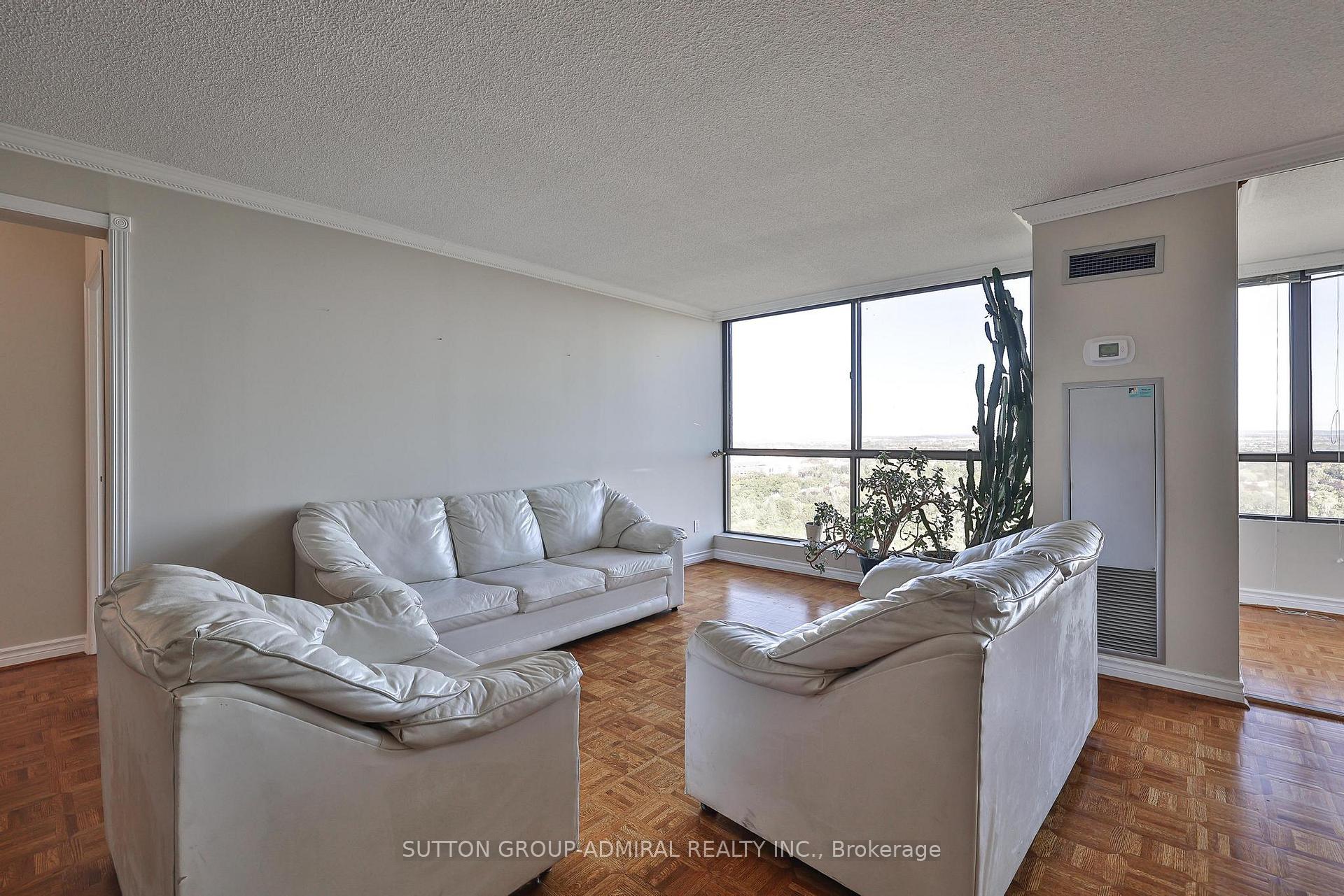 3 Bedrooms Condo at 131 Torresdale, Toronto For sale