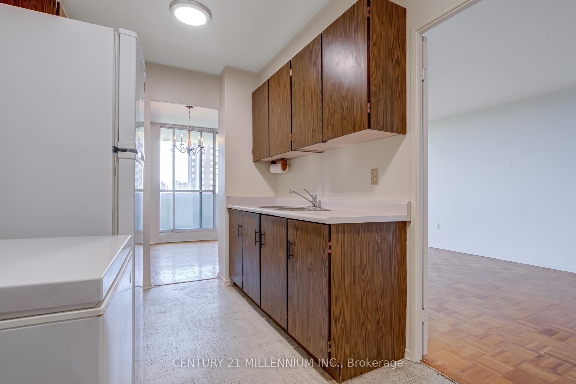 3 Bedrooms Condo at 5 Massey, Toronto For sale