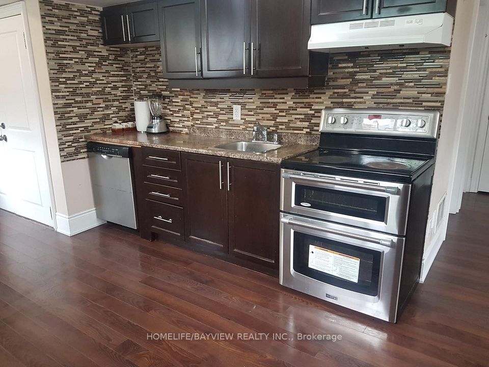 2 Danpatrick Drive, Richmond Hill, ON L4S 2T1