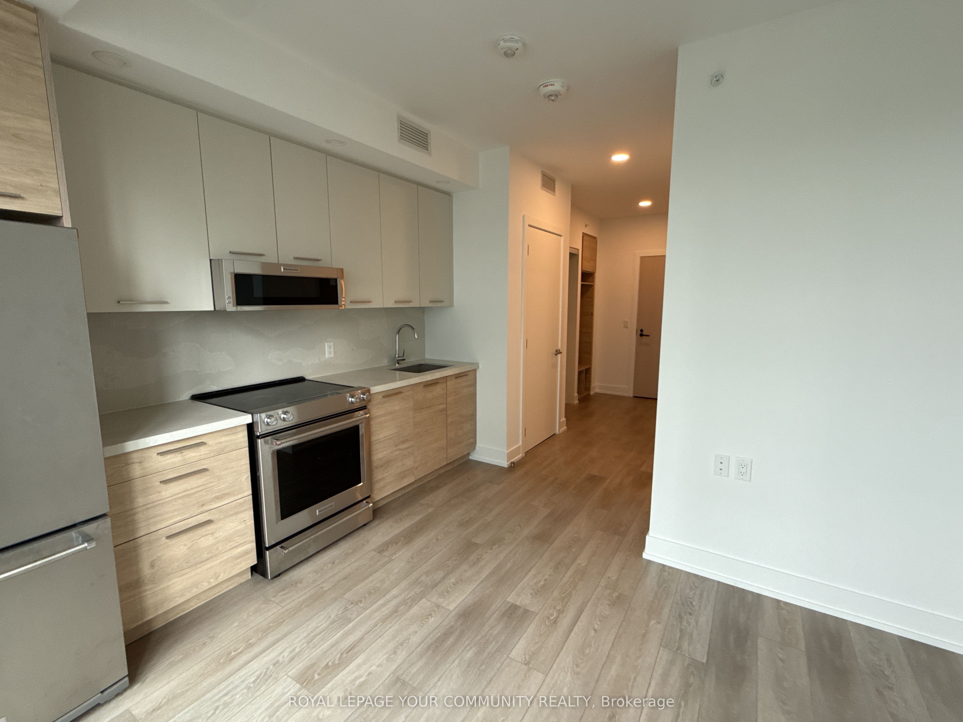 200 Redpath Avenue, #3306