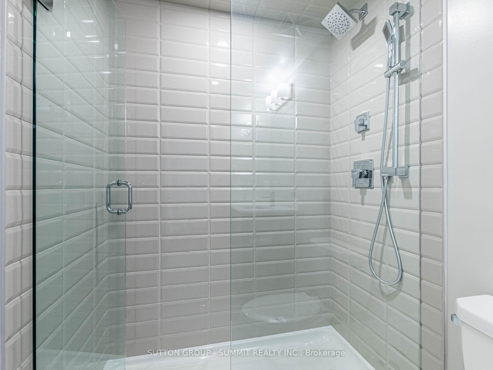 2 Bedrooms Condo at 3006 William Cutmore, Oakville For sale