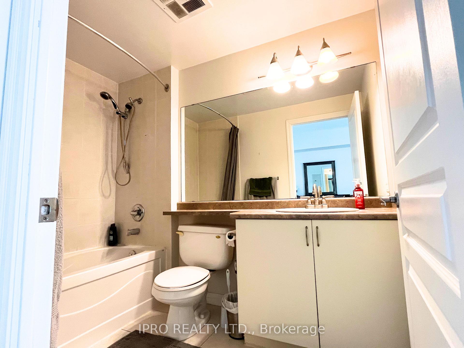1 Bedroom Condo at 225 Webb,  Mississauga For sale