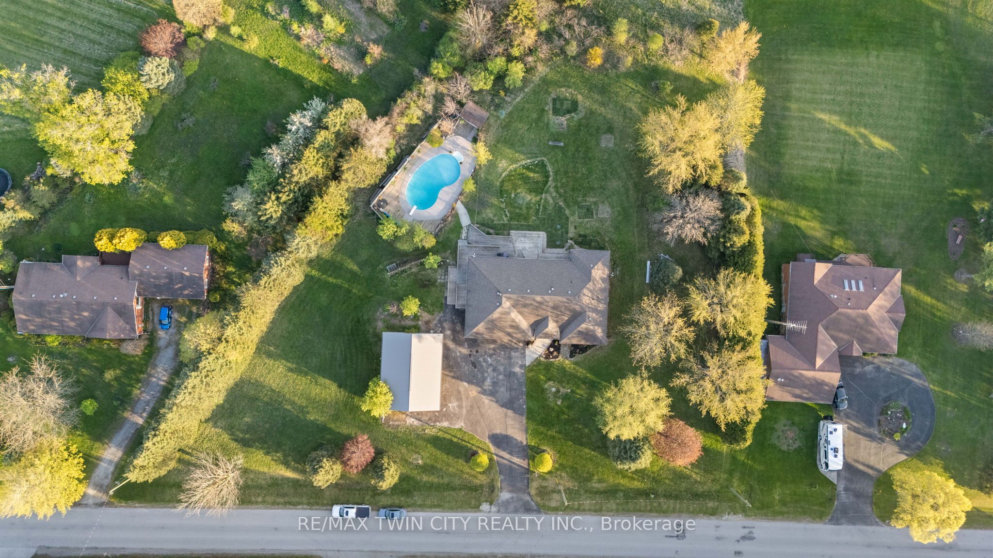 37 River Road