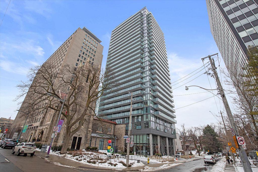 2 Bedrooms Condo at 99 Foxbar, Toronto For sale