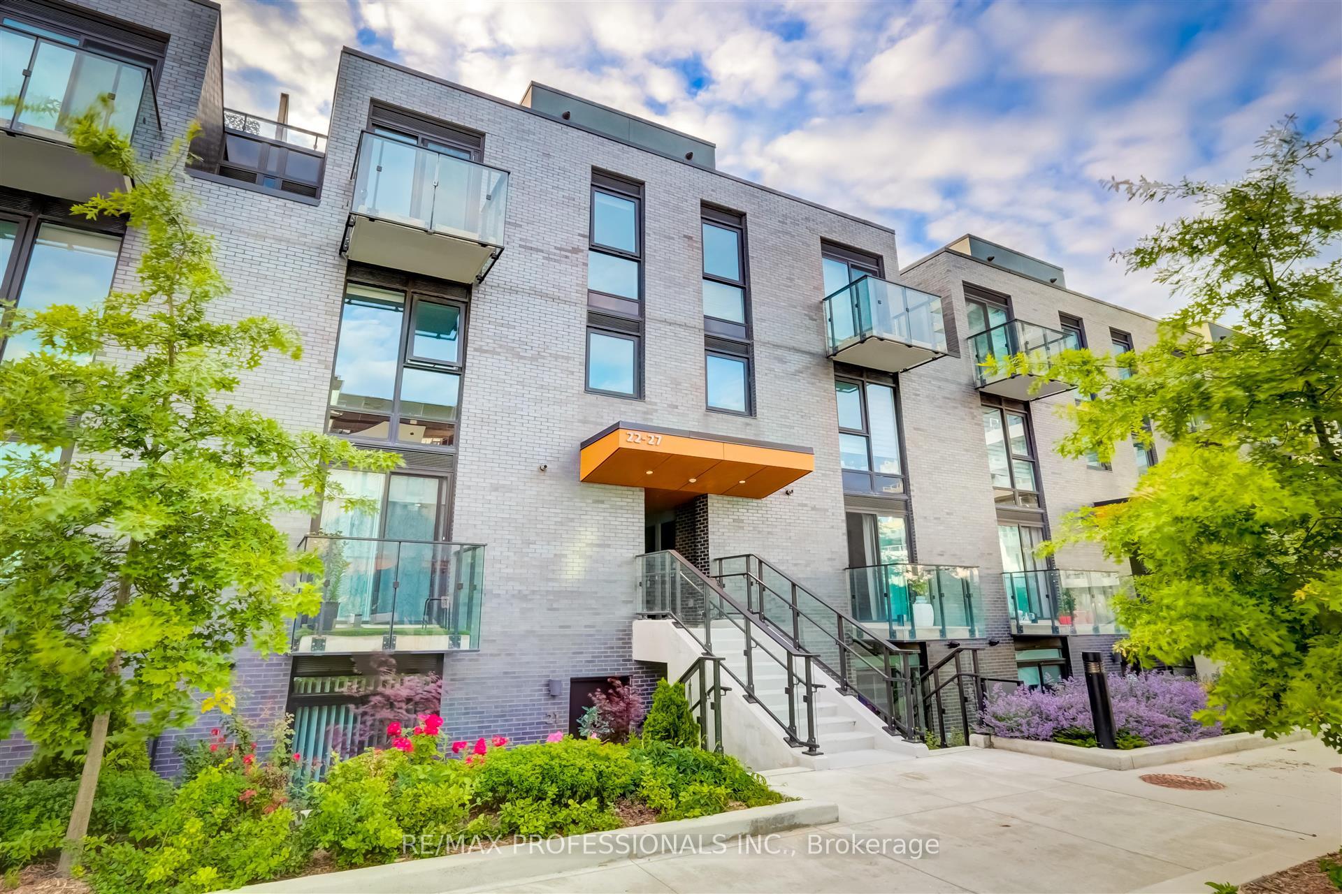 3 Bedrooms Condo at 10 Brin, Toronto For sale