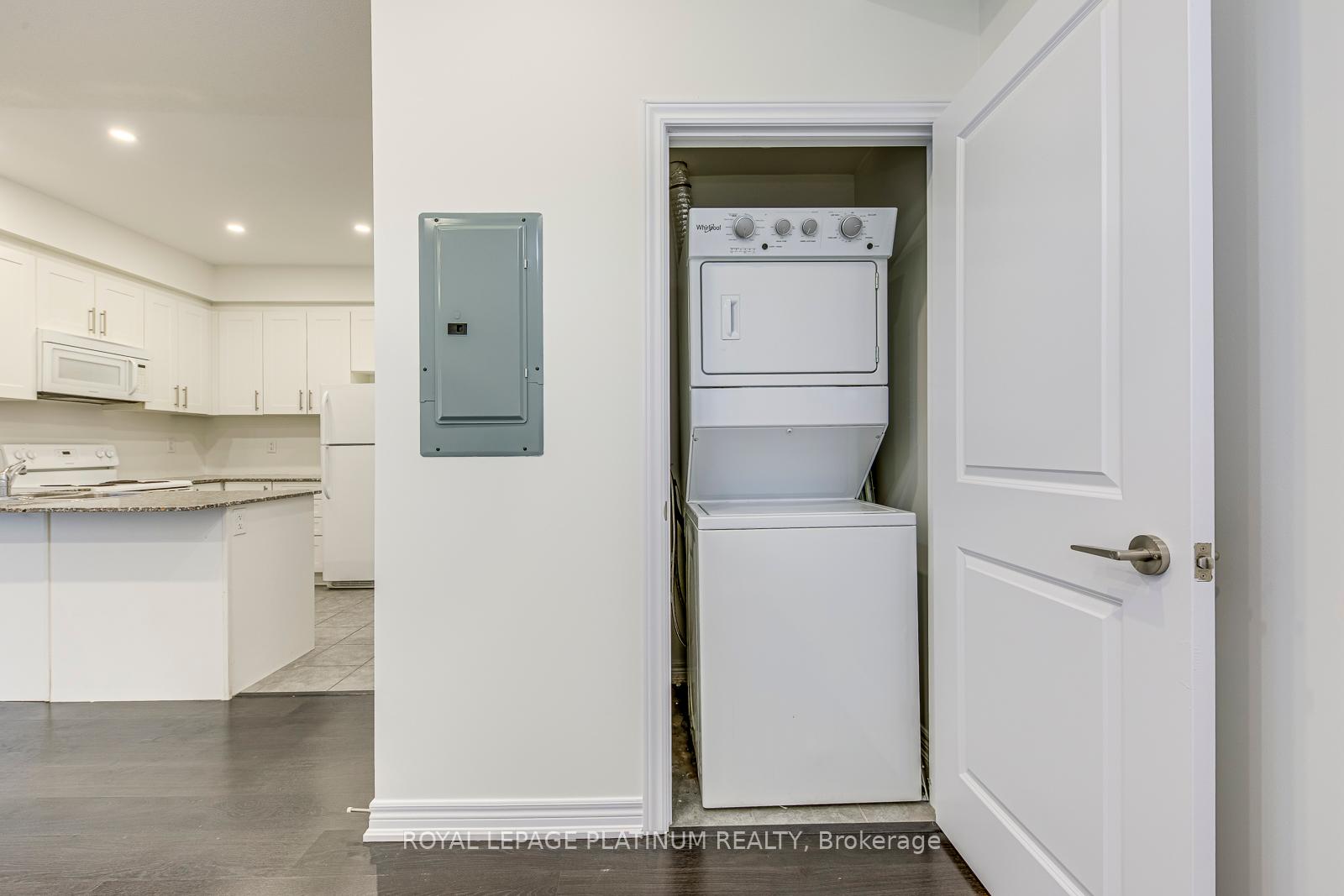 2 Bedrooms Condo at 2339 Sawgrass, Oakville For sale