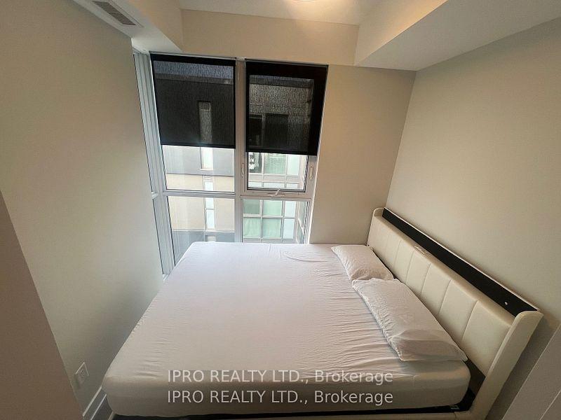 2 Bedrooms Condo at 5230 Dundas, Burlington For sale