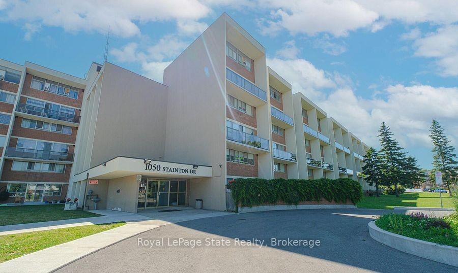 3 Bedrooms Condo at 1050 Stainton,  Mississauga For sale