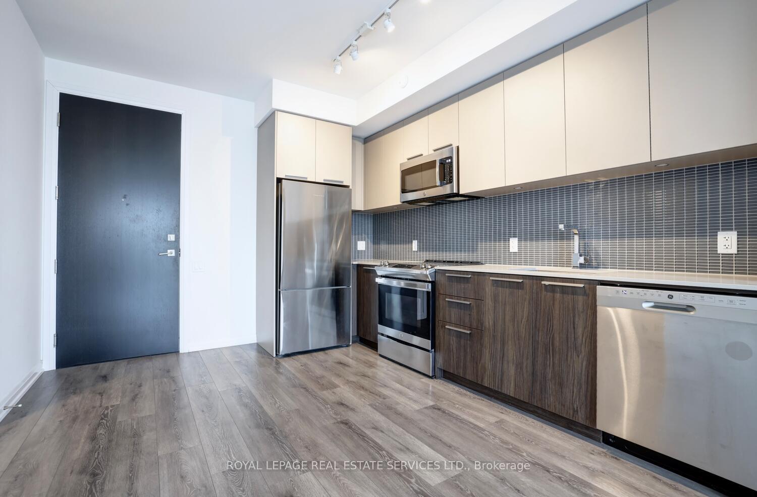 2 Bedrooms Condo at 4208 Dundas,  Toronto For sale