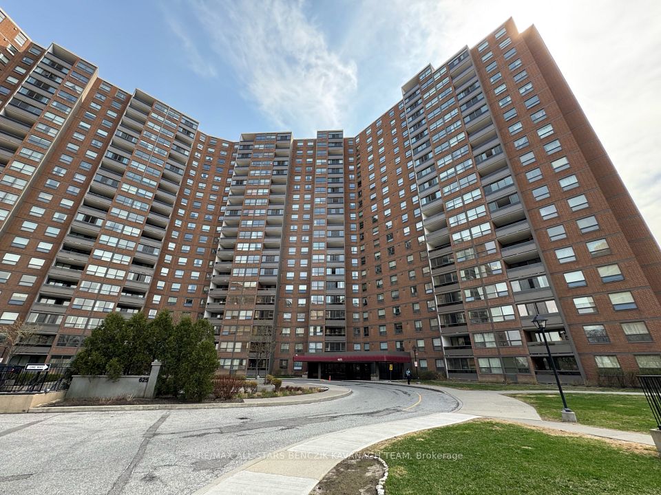625 The West Mall