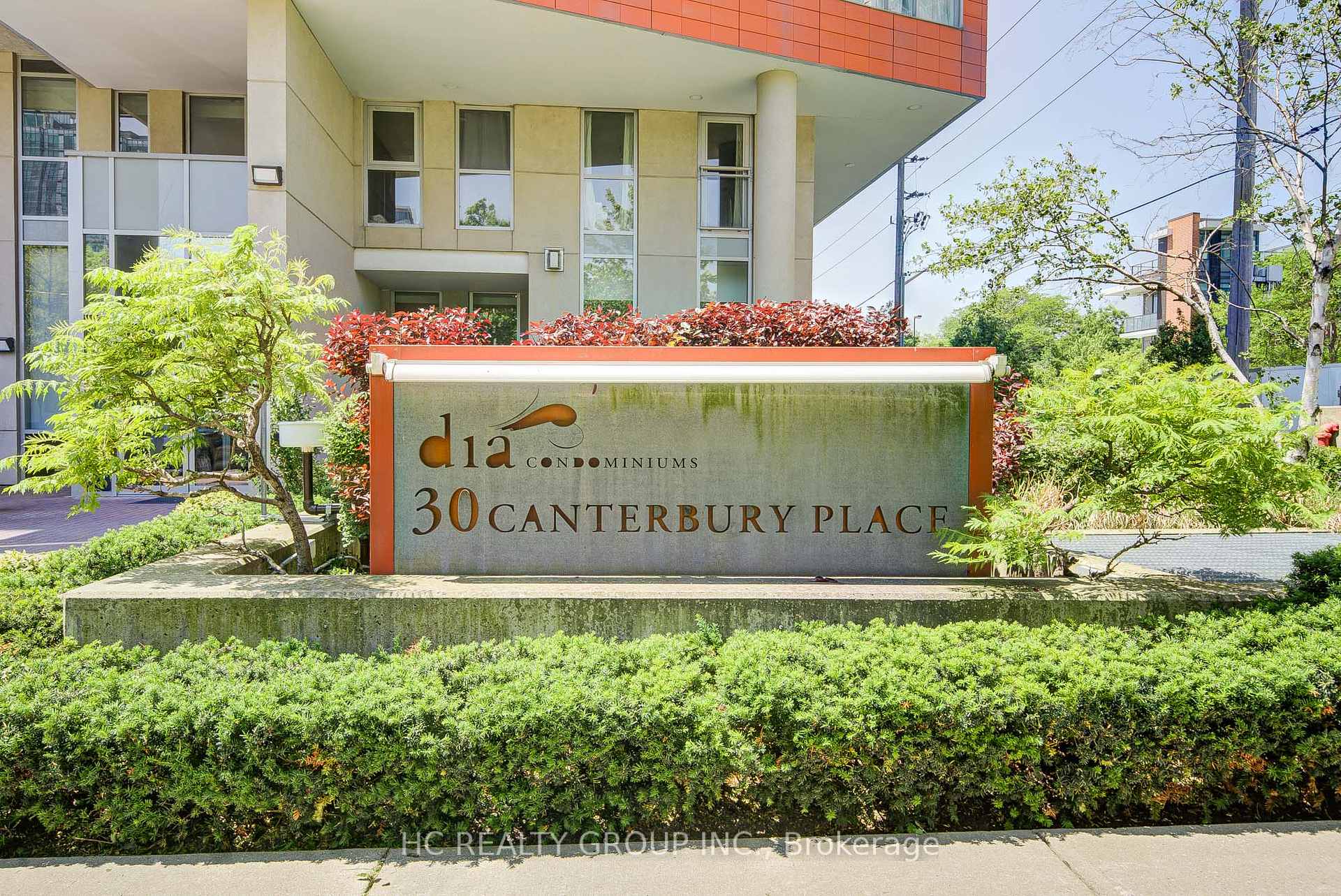 2 Bedrooms Condo at 30 Canterbury, Toronto For sale