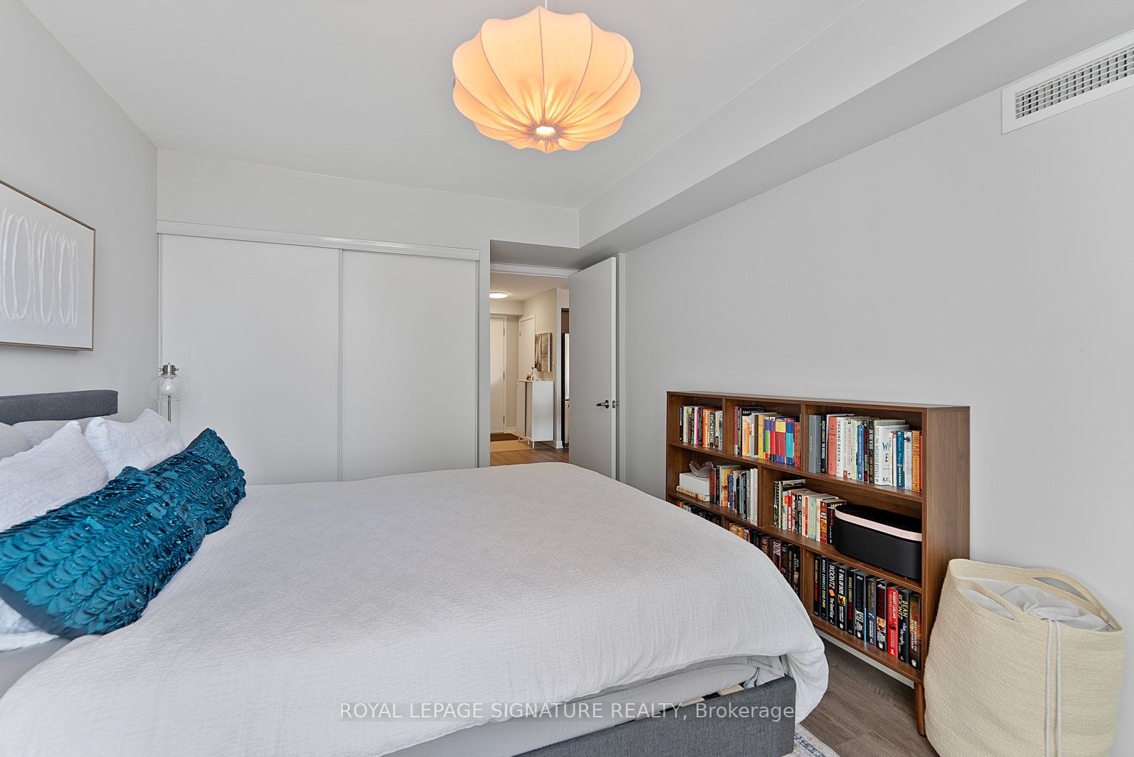 816 Lansdowne Avenue, #410