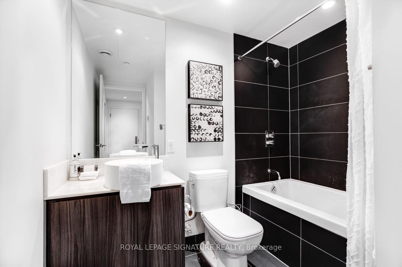1 Bedroom Condo at 60 Colborne, Toronto For sale