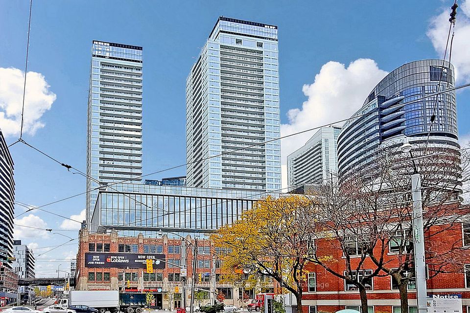 17 Bathurst