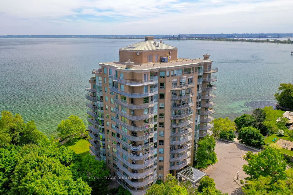 2190 Lakeshore