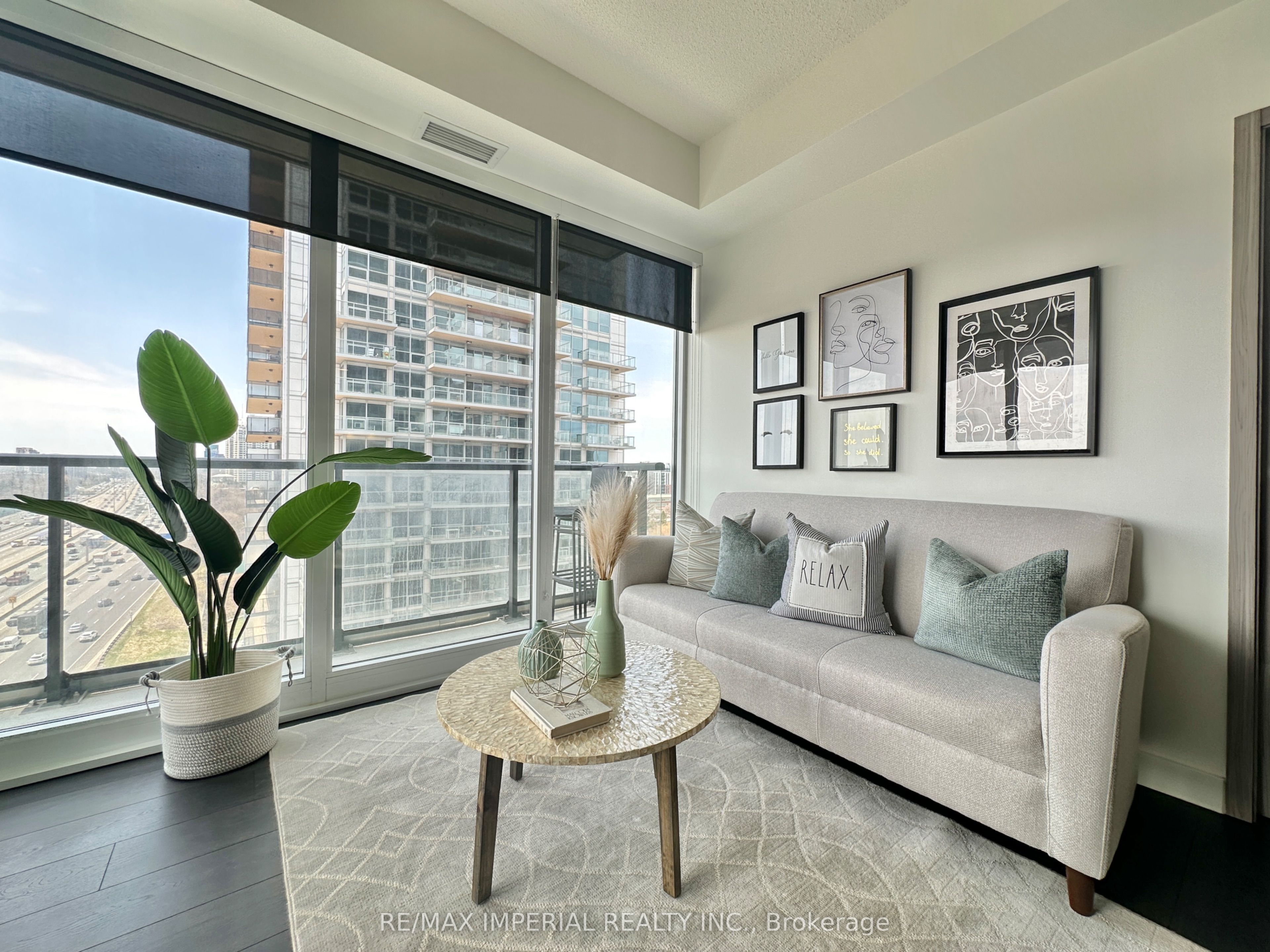 85 McMahon Drive, #1806