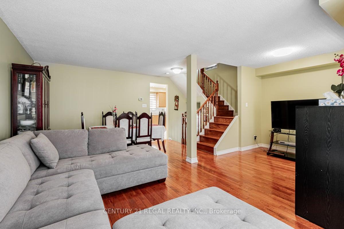 3 Bedrooms Condo at 2359 Birchmount, Toronto For sale