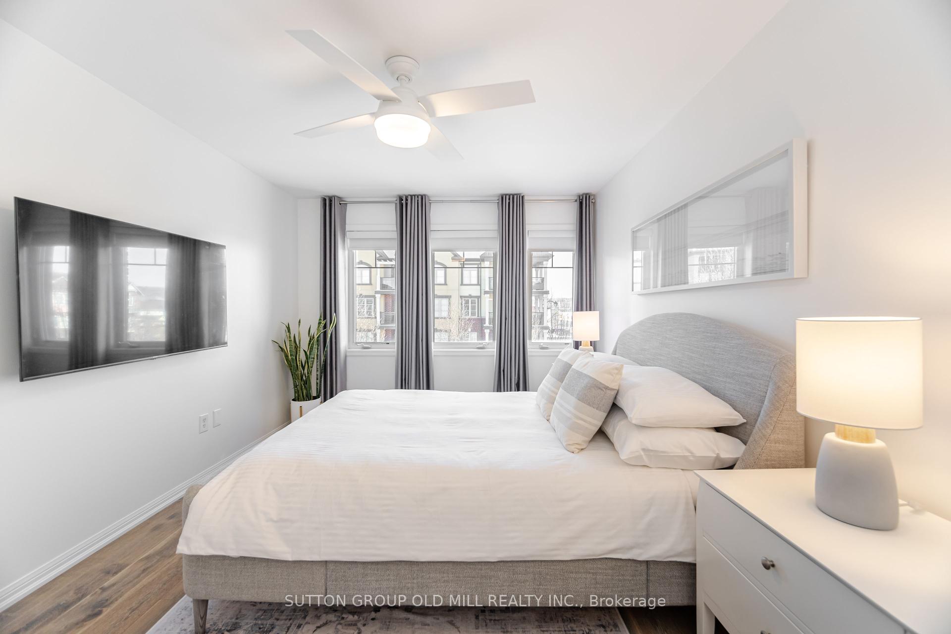 2 Bedrooms Condo at 3050 Rotary,  Burlington For sale