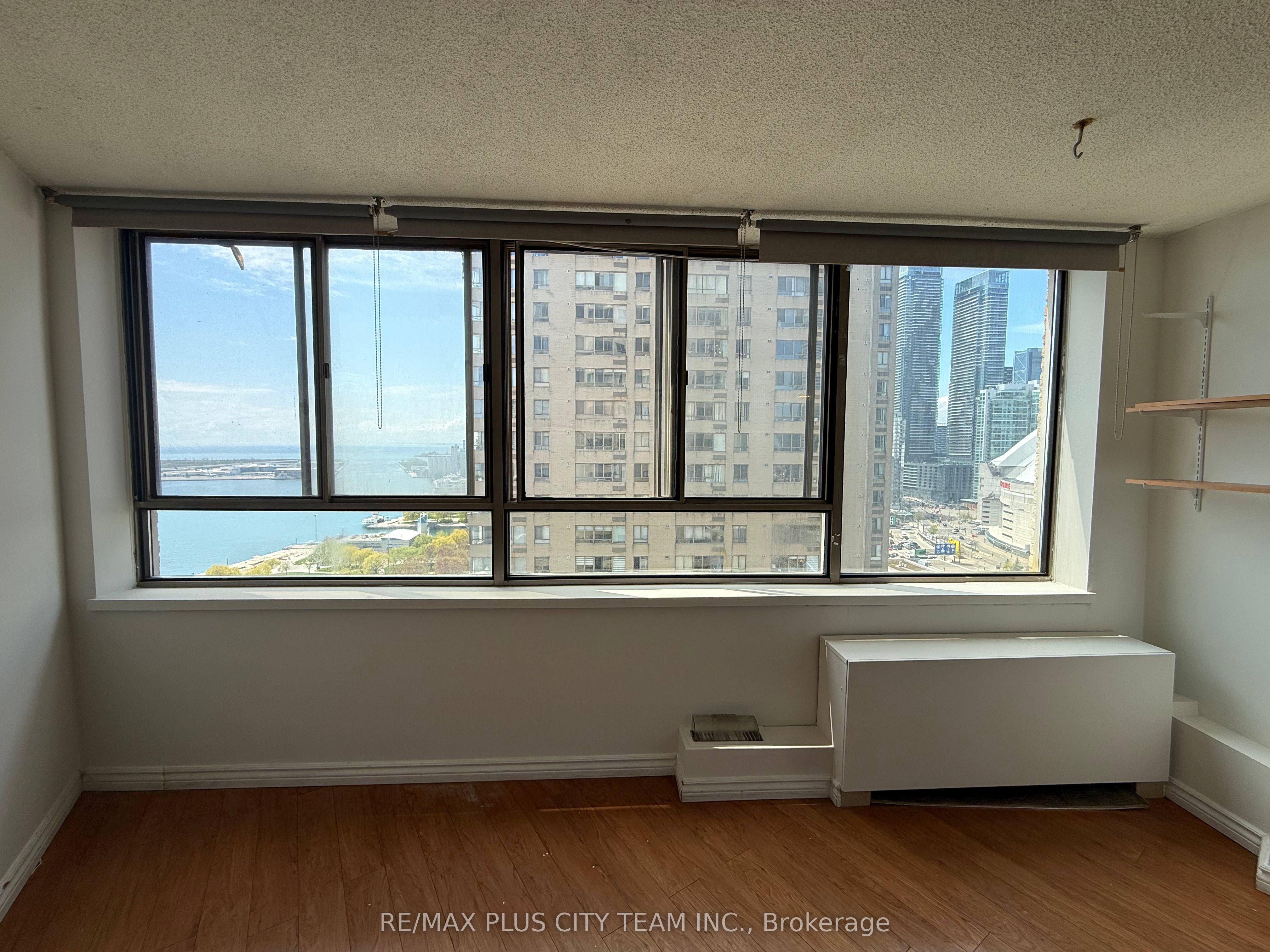 260 Queens Quay W, #2103