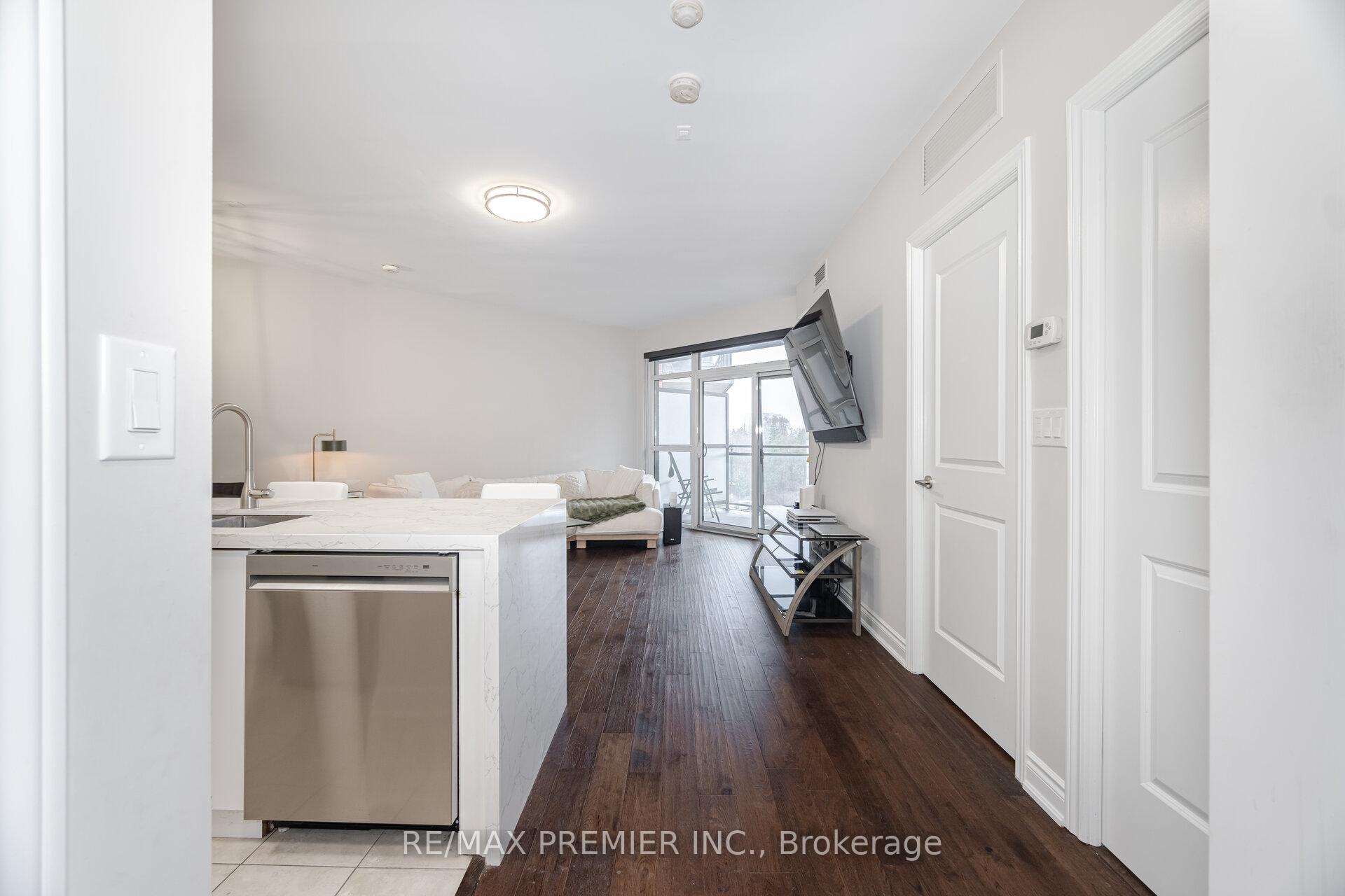 1 Bedroom Condo at 281 Woodbridge,  Vaughan For sale