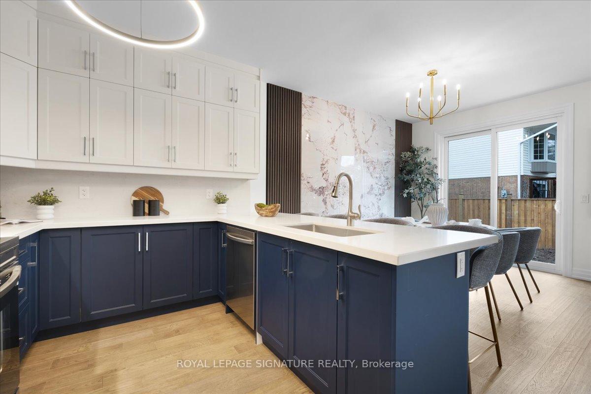 3 Bedrooms Condo at 2154 Walkers,  Burlington For sale