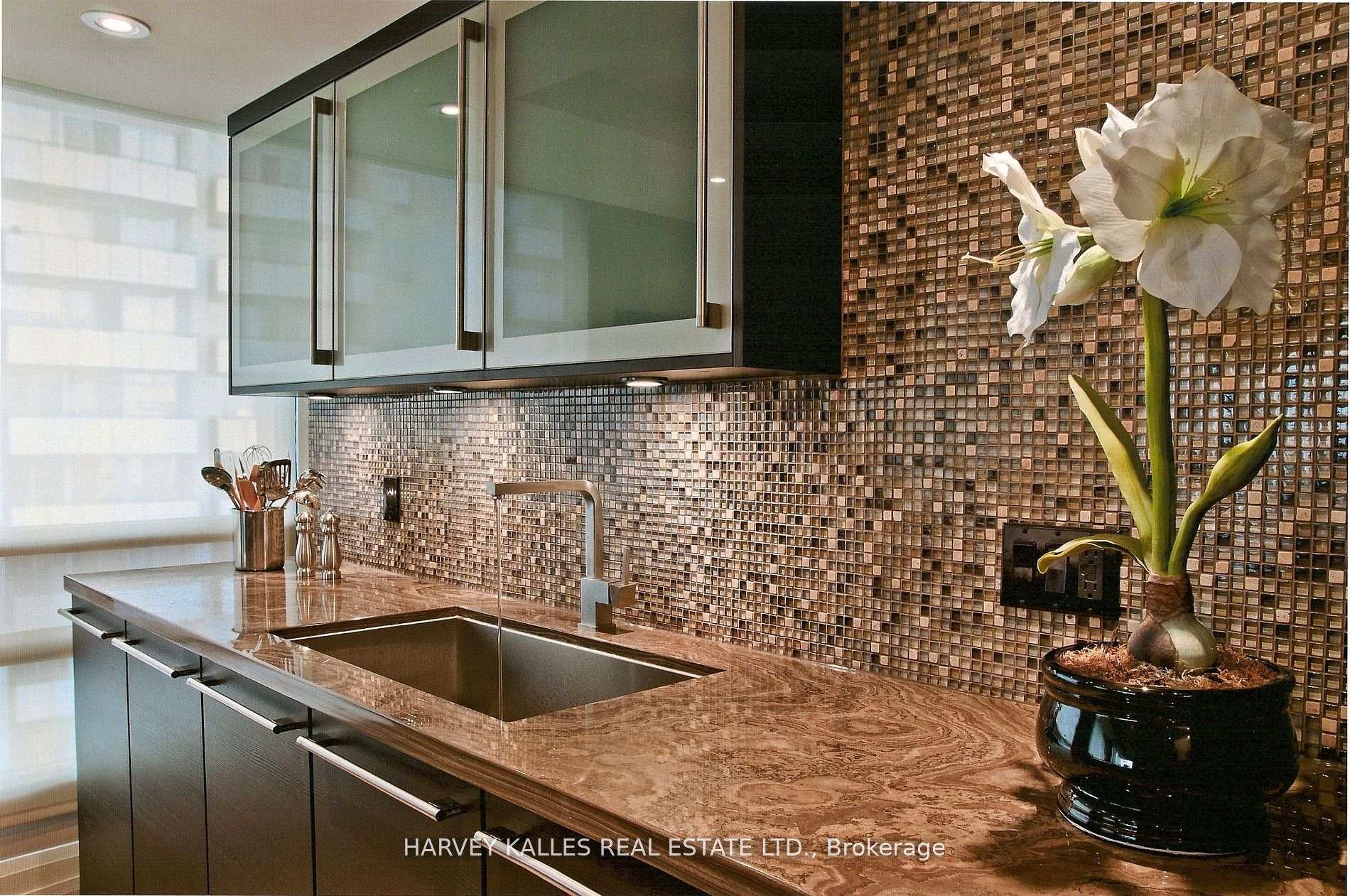 3 Bedrooms Condo at 447 Walmer, Toronto For sale