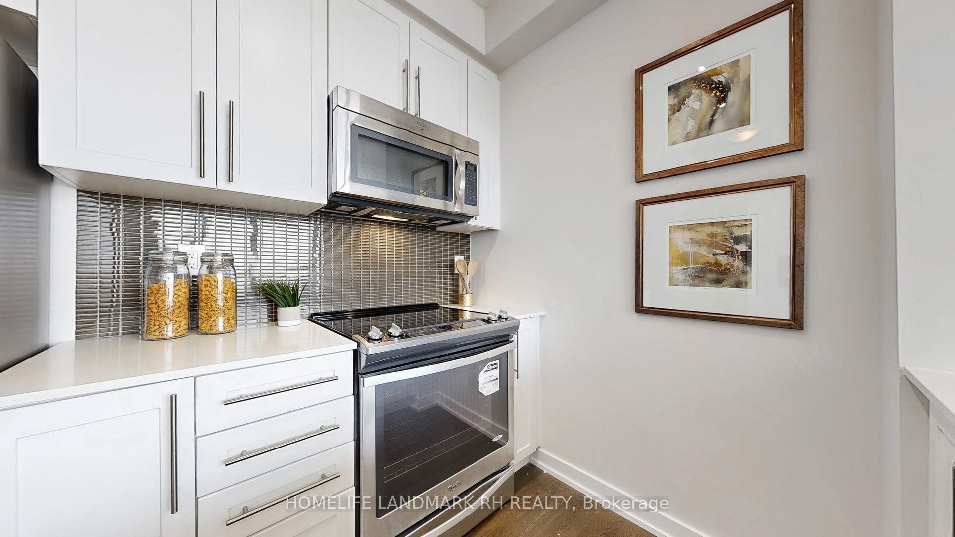 3 Bedrooms Condo at 510 Curran, Mississauga For sale